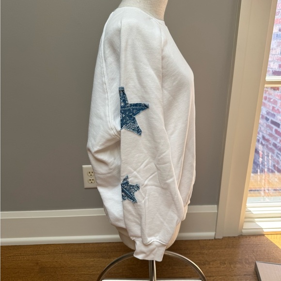 Easel White Sweatshirt with Blue bandanna  star accents-new without tags - Picture 2 of 6